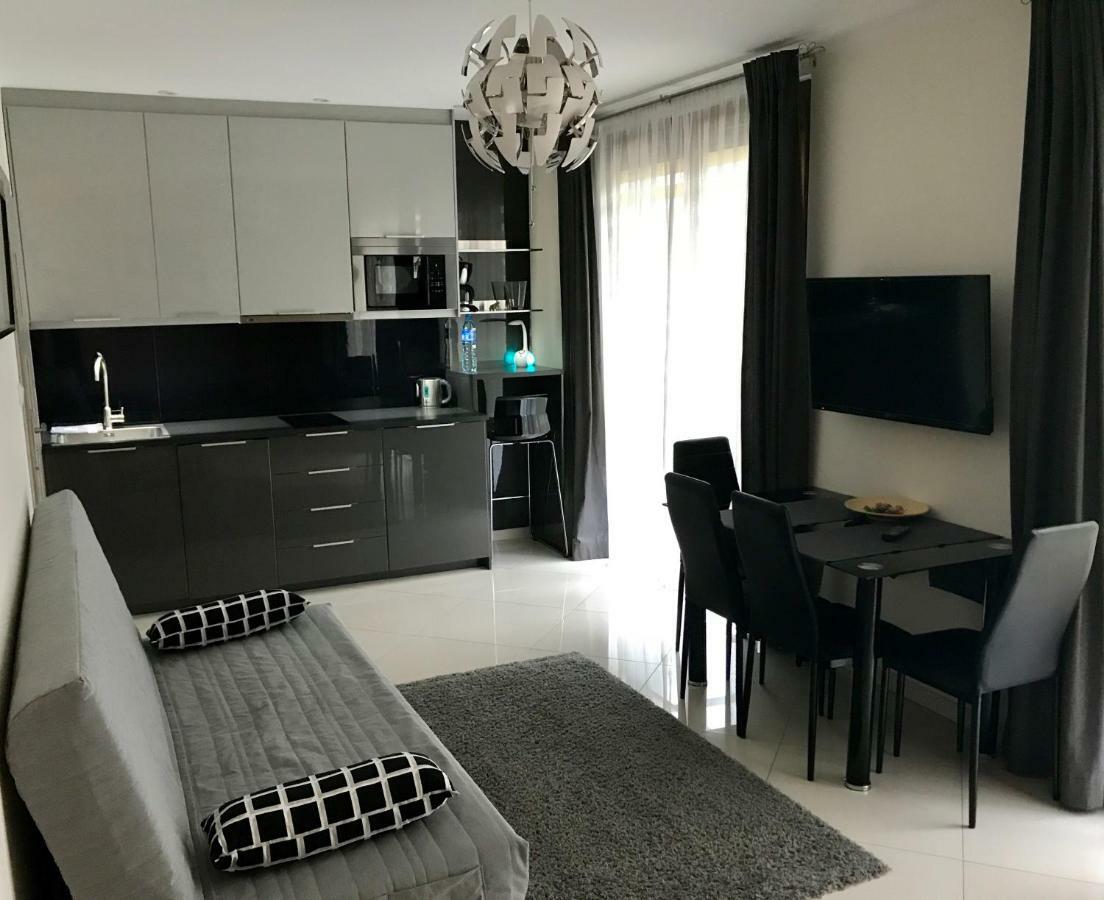Moko Apartment Parking W Cenie Warszawa Eksteriør billede